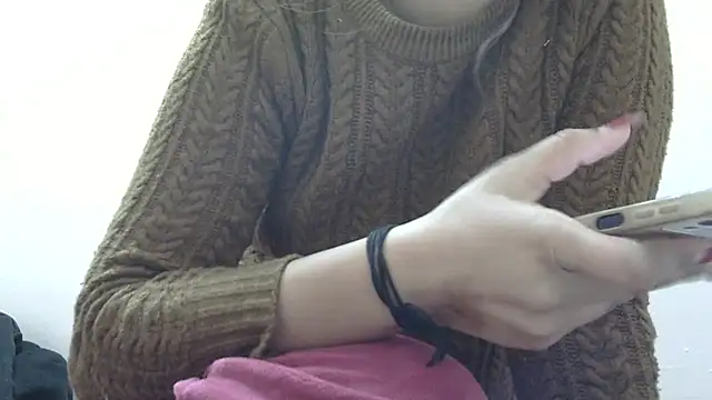 Snapshot of lovelydesi21 chatting on 01/18/26, 01:04 lovelydesi21 online show from 01/18/26, 01:04