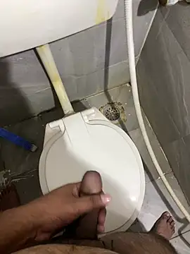 Snapshot of Rahuldhe22 chatting on 12/13/24, 09:09 Rahuldhe22 online show from 12/13/24, 09:09