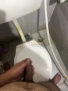 Snapshot of Rahuldhe22 chatting on 12/20/24, 08:12 Rahuldhe22 online show from 12/20/24, 08:12