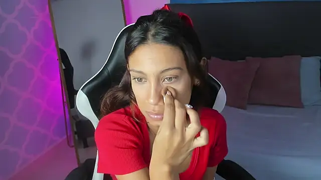 cora 22 online show from 10/23/25, 12:37