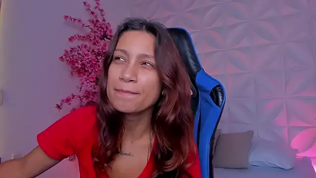 cora 22 online show from 12/05/25, 12:47