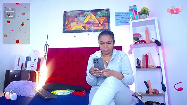 louise nails online show from 11/15/25, 02:35