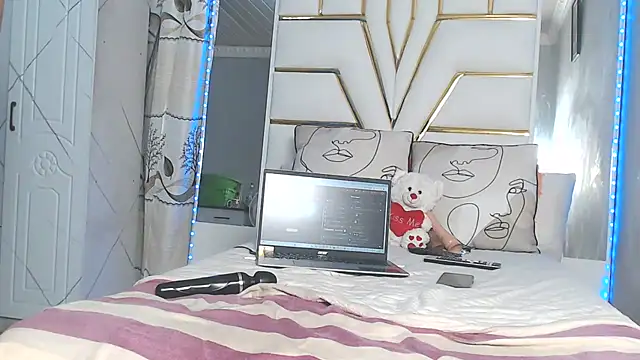 SexyyNana online show from 02/20/25, 07:08