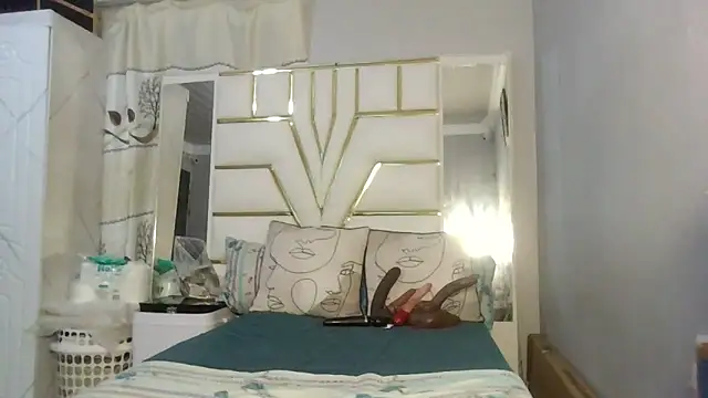 Snapshot of SexyyNana chatting on 02/14/26, 02:08 SexyyNana online show from 02/14/26, 02:08