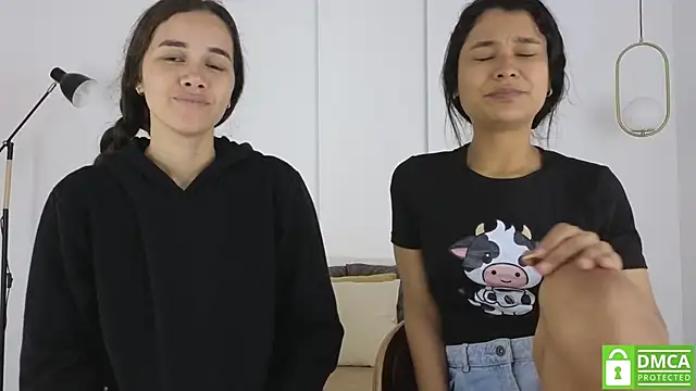 Snapshot of sexychanell_18 chatting on 12/22/25, 01:19 sexychanell 18 online show from 12/22/25, 01:19