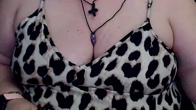 Snapshot of mayasmith chatting on 07/01/26, 12:01 mayasmith online show from 07/01/26, 12:01