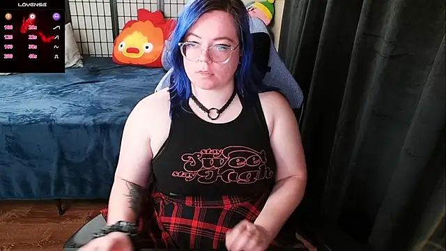 Snapshot of KiraSpitQueen chatting on 01/10/25, 02:35 KiraSpitQueen online show from 01/10/25, 02:35