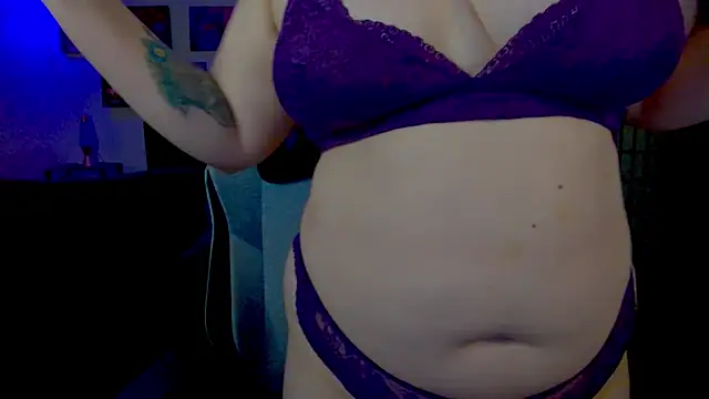 Snapshot of KiraSpitQueen chatting on 03/02/26, 04:25 KiraSpitQueen online show from 03/02/26, 04:25