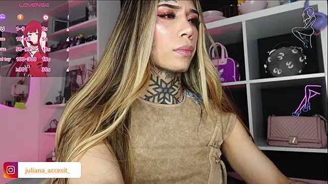 Snapshot of caroline_cossei chatting on 02/08/25, 06:22 caroline cossei online show from 02/08/25, 06:22