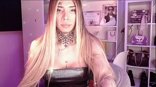 Snapshot of caroline_cossei chatting on 10/03/25, 05:04 caroline cossei online show from 10/03/25, 05:04