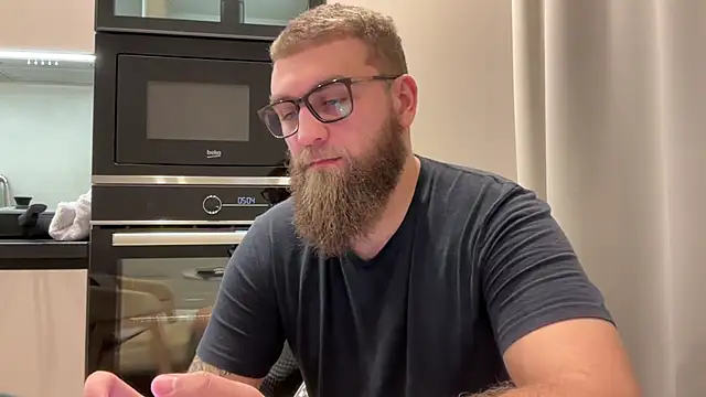 Snapshot of Bear_bear_ chatting on 11/19/25, 11:43 Bear bear online show from 11/19/25, 11:43