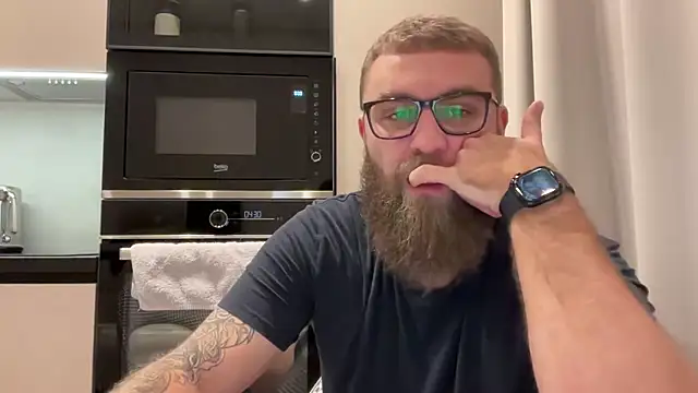 Snapshot of Bear_bear_ chatting on 11/21/25, 11:09 Bear bear online show from 11/21/25, 11:09