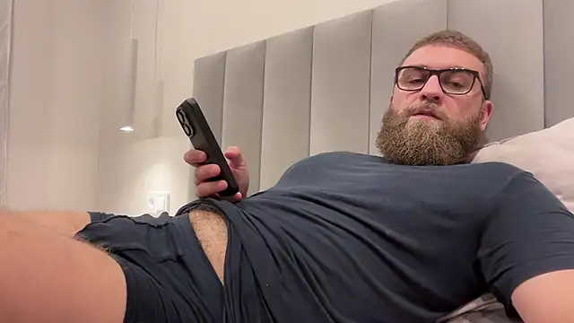 Snapshot of Bear_bear_ chatting on 11/26/25, 11:33 Bear bear online show from 11/26/25, 11:33