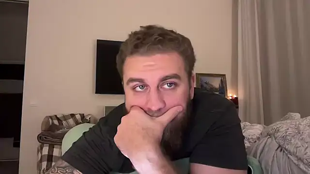 Snapshot of Bear_bear_ chatting on 03/01/26, 06:43 Bear bear online show from 03/01/26, 06:43