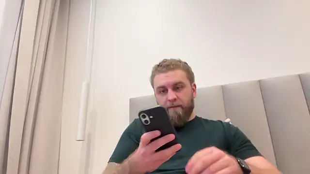 Snapshot of Bear_bear_ chatting on 03/11/26, 02:12 Bear bear online show from 03/11/26, 02:12