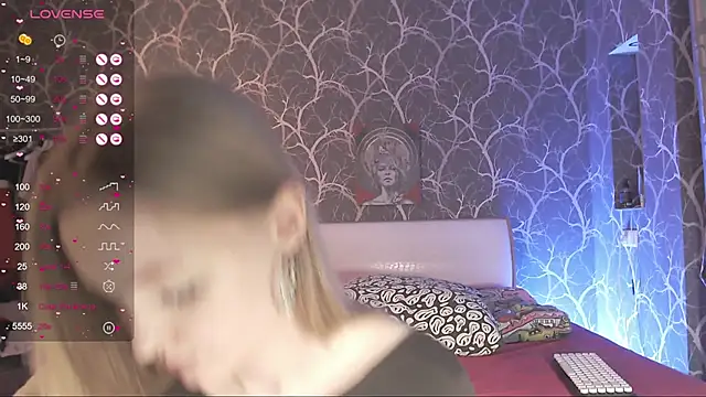 MiaMiaMeow online show from 11/29/25, 03:04