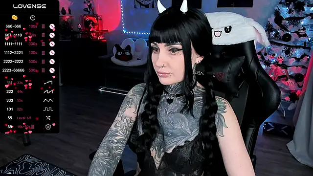 Snapshot of RachelQueen_ chatting on 02/04/25, 06:17 RachelQueen  online show from 02/04/25, 06:17