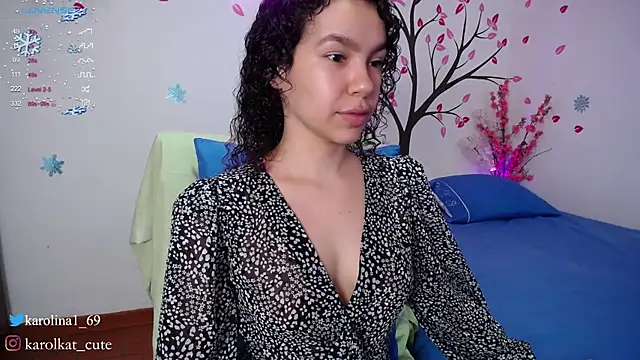 Snapshot of Karolina_1 chatting on 12/16/24, 02:05 Karolina 1 online show from 12/16/24, 02:05