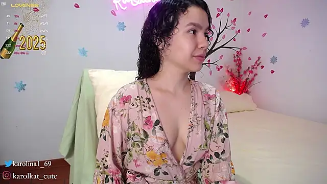 Snapshot of Karolina_1 chatting on 01/09/25, 01:35 Karolina 1 online show from 01/09/25, 01:35