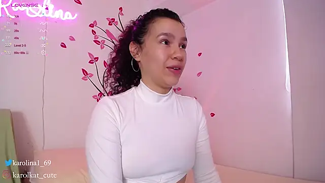 Snapshot of Karolina_1 chatting on 03/01/25, 02:34 Karolina 1 online show from 03/01/25, 02:34