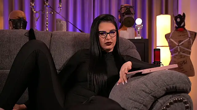 Snapshot of kelly_kent chatting on 12/31/24, 01:26 kelly kent online show from 12/31/24, 01:26