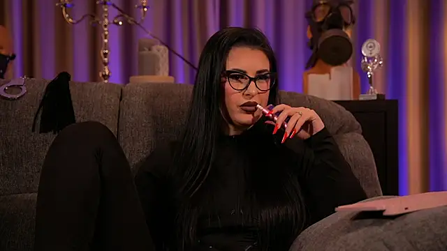Snapshot of kelly_kent chatting on 02/19/25, 11:46 kelly kent online show from 02/19/25, 11:46