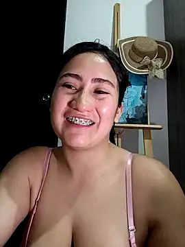 Snapshot of francesca_baker1007 chatting on 12/13/24, 07:10 francesca baker1007 online show from 12/13/24, 07:10
