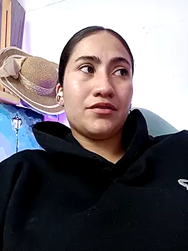Snapshot of francesca_baker1007 chatting on 02/20/25, 03:12 francesca baker1007 online show from 02/20/25, 03:12