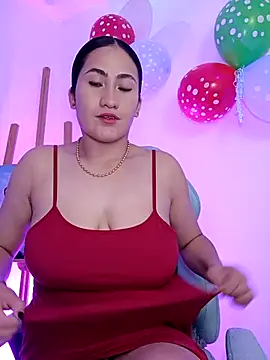 Snapshot of francesca_baker1007 chatting on 03/22/25, 02:05 francesca baker1007 online show from 03/22/25, 02:05