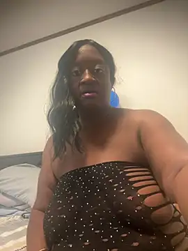 Snapshot of Katiefyi chatting on 03/07/26, 12:07 Katiefyi online show from 03/07/26, 12:07