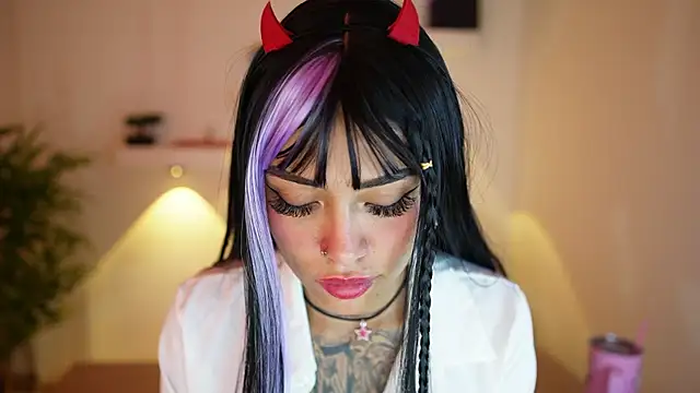 Scarlett collins02 online show from 10/04/25, 12:30