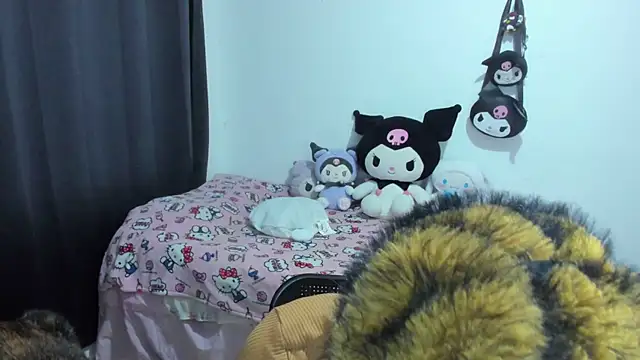 Snapshot of Akane-Mou chatting on 11/05/25, 12:32 Akane-Mou online show from 11/05/25, 12:32