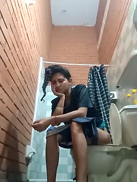 valeriaswang Lucas online show from 05/01/26, 12:21