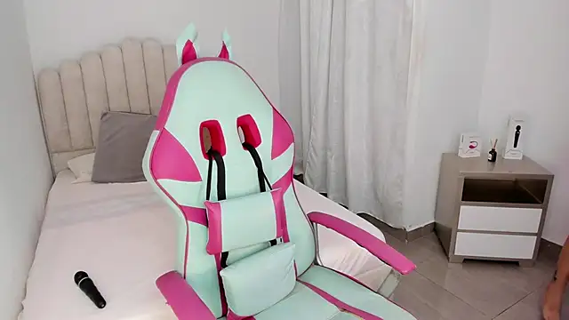 Snapshot of sofia_henaok chatting on 02/07/25, 11:03 sofia henaok online show from 02/07/25, 11:03