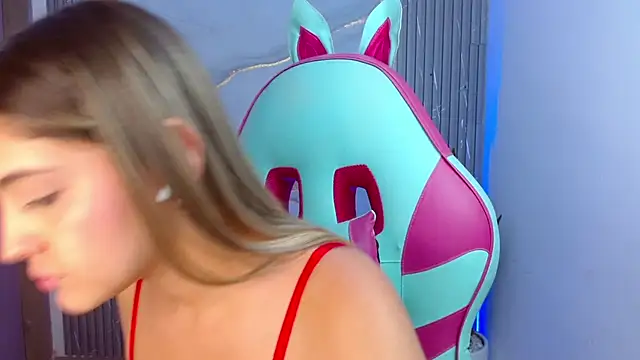 Snapshot of sofia_henaok chatting on 03/18/25, 11:09 sofia henaok online show from 03/18/25, 11:09