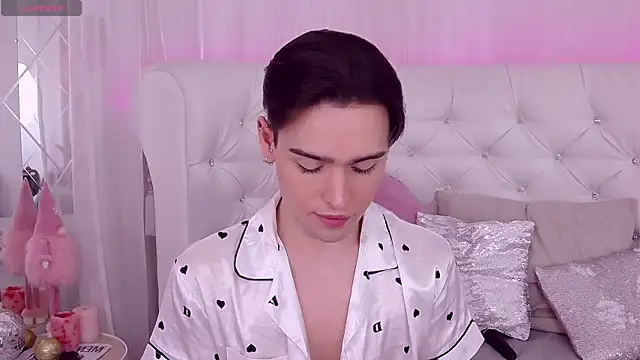 Snapshot of RobbyCharming chatting on 01/03/25, 10:51 RobbyCharming online show from 01/03/25, 10:51