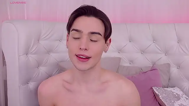 Snapshot of RobbyCharming chatting on 01/16/25, 01:48 RobbyCharming online show from 01/16/25, 01:48