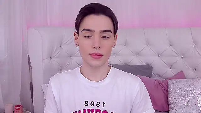 Snapshot of RobbyCharming chatting on 02/09/25, 07:41 RobbyCharming online show from 02/09/25, 07:41