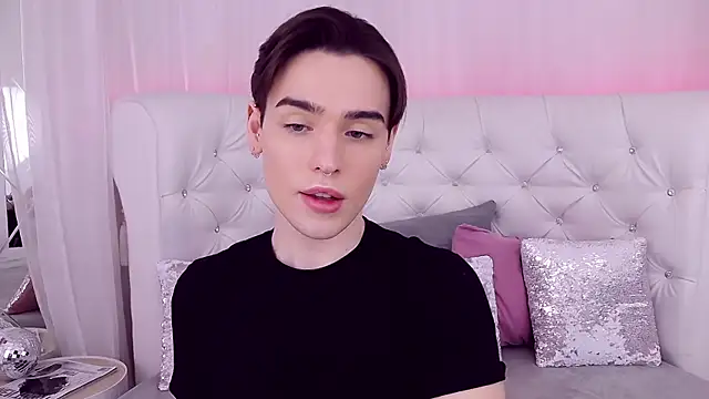 Snapshot of RobbyCharming chatting on 02/28/25, 07:46 RobbyCharming online show from 02/28/25, 07:46