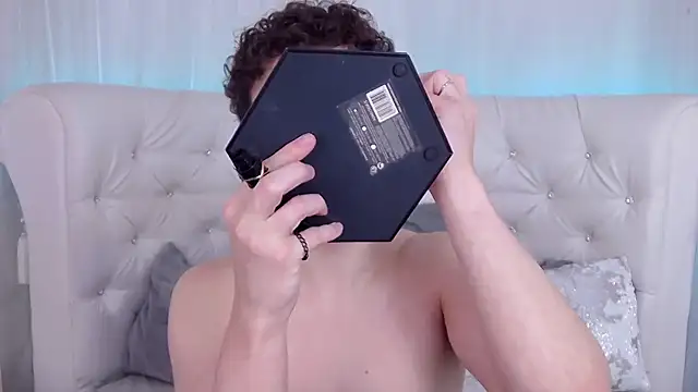 RobbyCharming online show from 11/12/25, 03:40