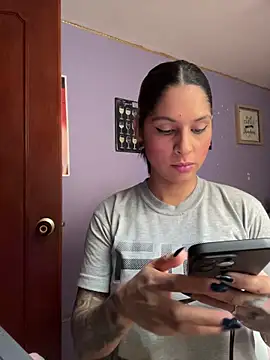 charlotte stevenss  online show from 11/24/25, 02:39