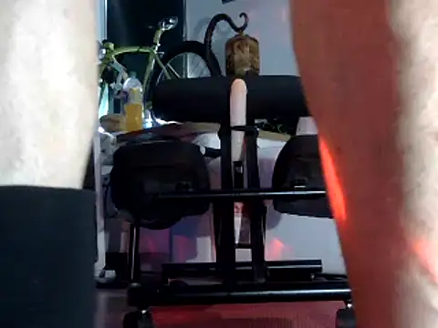 Snapshot of OSIRlS chatting on 12/16/24, 09:52 OSIRlS online show from 12/16/24, 09:52