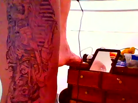 Snapshot of OSIRlS chatting on 09/25/25, 01:04 OSIRlS online show from 09/25/25, 01:04