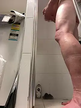 Snapshot of OSIRlS chatting on 10/04/25, 12:14 OSIRlS online show from 10/04/25, 12:14