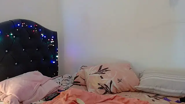 Snapshot of gooddes303salome chatting on 09/27/25, 08:52 gooddes303salome online show from 09/27/25, 08:52