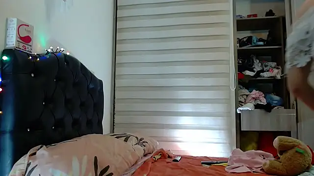 Snapshot of gooddes303salome chatting on 11/17/25, 07:25 gooddes303salome online show from 11/17/25, 07:25