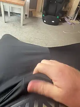 Averagematt1991 online show from 10/03/25, 10:23