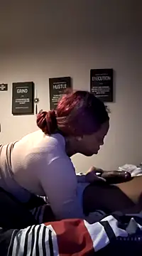 Snapshot of mayywetter chatting on 01/14/25, 01:49 mayywetter online show from 01/14/25, 01:49