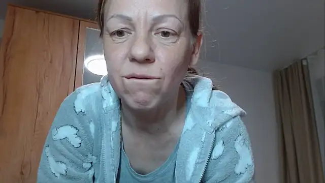 Snapshot of Popppka chatting on 02/12/25, 06:51 Popppka online show from 02/12/25, 06:51