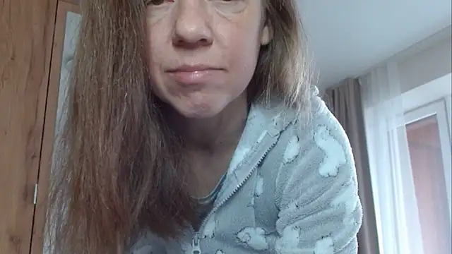 Snapshot of Popppka chatting on 02/14/25, 10:49 Popppka online show from 02/14/25, 10:49